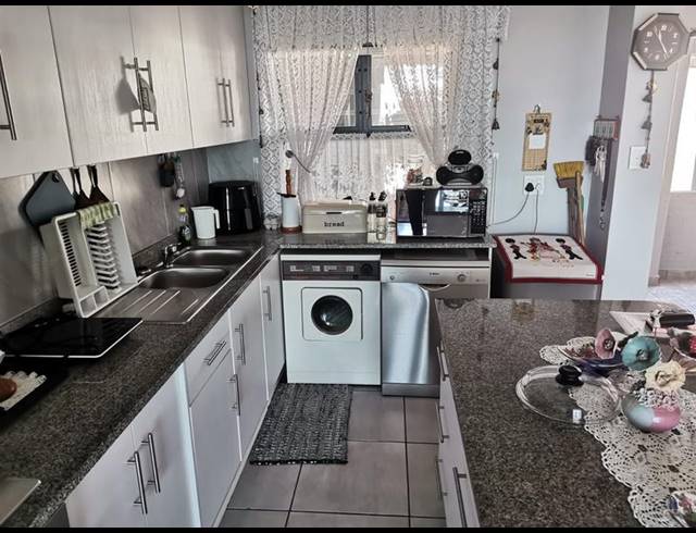 2 BEDROOM APARTMENT FOR SALE IN ISLAND VIEW